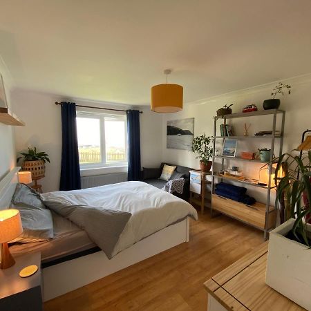 New Quay Sea Views On Fistral. Lovely Private Bedroom מראה חיצוני תמונה