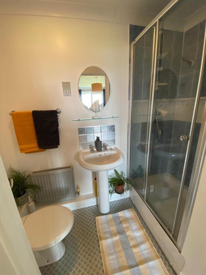 New Quay Sea Views On Fistral. Lovely Private Bedroom מראה חיצוני תמונה